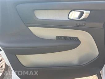 2026 Volvo XC40 B5 Plus - miniatura 9