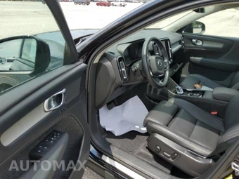 2026 Volvo XC40 B5 Plus – miniatura 5