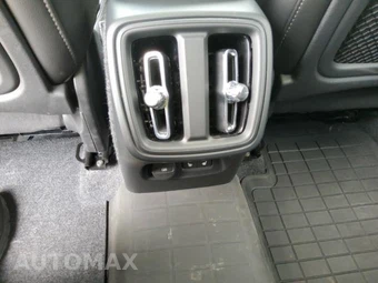 2026 Volvo XC40 B5 Plus – miniatura 9