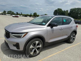 2026 Volvo XC40 B5 Plus