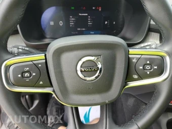 2026 Volvo XC40 B5 Plus – miniatura 15