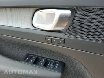 2026 Volvo XC40 B5 Plus – miniatura 16