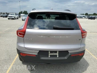 2026 Volvo XC40 B5 Plus – miniatura 4
