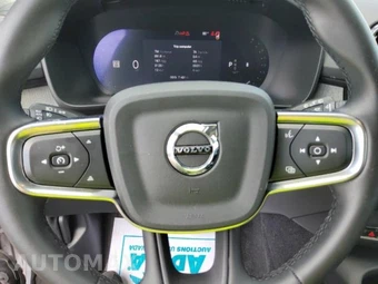 2026 Volvo XC40 B5 Plus – miniatura 15