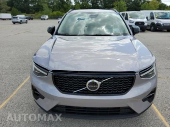 2026 Volvo XC40 B5 Plus – miniatura 2