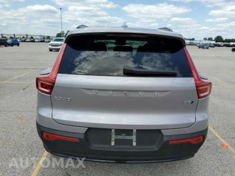 2026 Volvo XC40 B5 Plus – miniatura 4