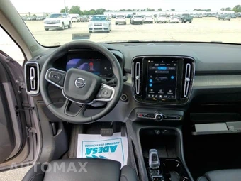 2026 Volvo XC40 B5 Plus – miniatura 8