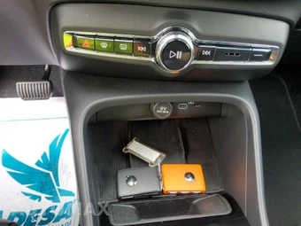 2026 Volvo XC40 B5 Plus – miniatura 11