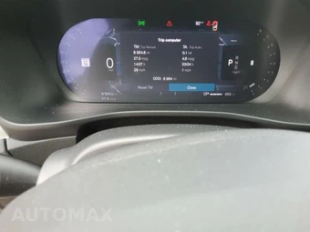 2026 Volvo XC40 B5 Plus – miniatura 13