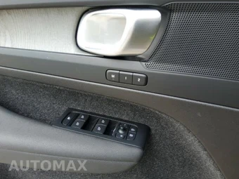 2026 Volvo XC40 B5 Plus – miniatura 15