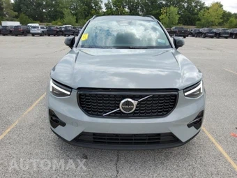 2026 Volvo XC40 B5 Plus – miniatura 2