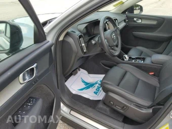 2026 Volvo XC40 B5 Plus – miniatura 5