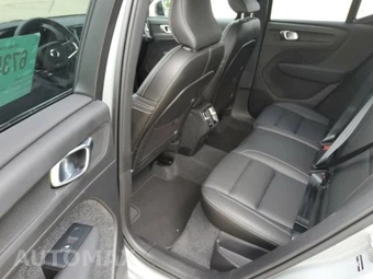 2026 Volvo XC40 B5 Plus – miniatura 6