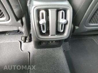 2026 Volvo XC40 B5 Plus – miniatura 9