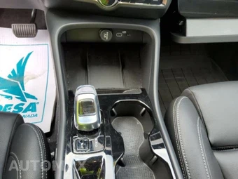 2026 Volvo XC40 B5 Plus – miniatura 12