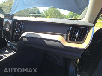 2026 Volvo XC60 B5 Core - miniatura 16