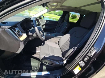 2026 Volvo XC60 B5 Core - miniatura 3