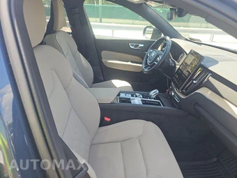 2026 Volvo XC60 B5 Plus – miniatura 8