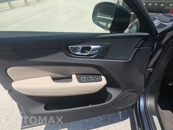 2026 Volvo XC60 B5 Plus – miniatura 9