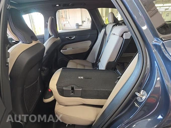 2026 Volvo XC60 B5 Plus - miniatura 13