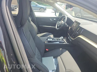 2026 Volvo XC60 B5 Plus – miniatura 8