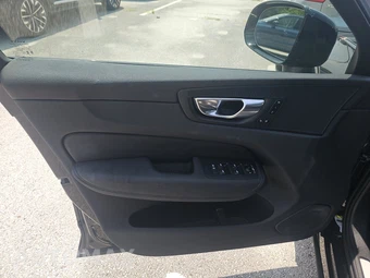 2026 Volvo XC60 B5 Plus – miniatura 9