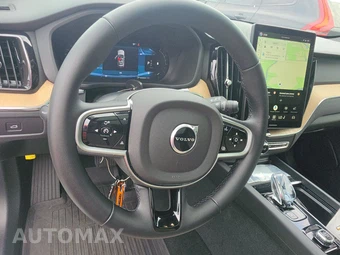 2026 Volvo XC60 B5 Plus - miniatura 10