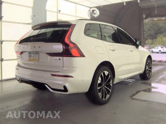 2026 Volvo XC60 B5 Plus - miniatura 4