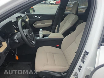 2026 Volvo XC60 B5 Plus - miniatura 7