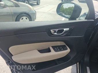 2026 Volvo XC60 B5 Plus - miniatura 9