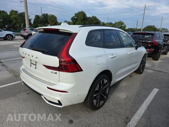 2026 Volvo XC60 B5 Plus - miniatura 4