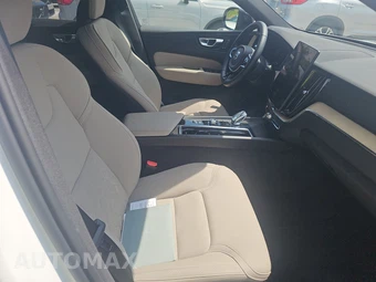 2026 Volvo XC60 B5 Plus - miniatura 8