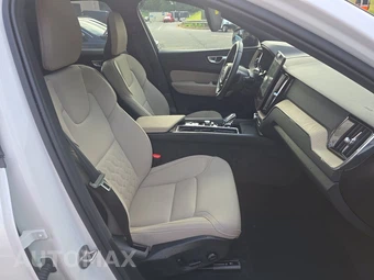 2026 Volvo XC60 B5 Plus - miniatura 8