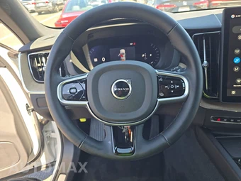 2026 Volvo XC60 B5 Plus - miniatura 10