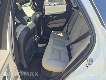 2026 Volvo XC60 B5 Plus - miniatura 13