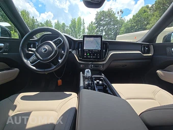2026 Volvo XC60 B5 Plus - miniatura 11