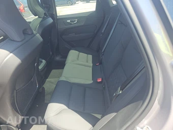 2026 Volvo XC60 B5 Plus – miniatura 13