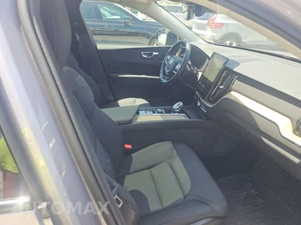 2026 Volvo XC60 B5 Plus – miniatura 8