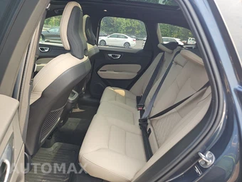 2026 Volvo XC60 B5 Plus - miniatura 13