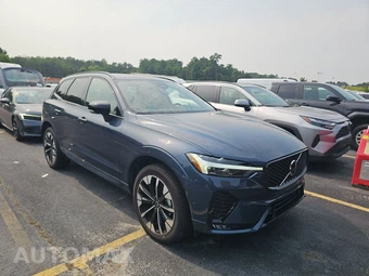 2026 Volvo XC60 B5 Plus - miniatura 3