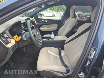 2026 Volvo XC60 B5 Plus - miniatura 7