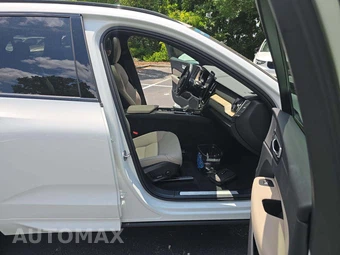 2026 Volvo XC60 B5 Plus – miniatura 15