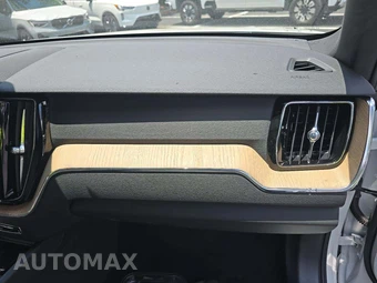 2026 Volvo XC60 B5 Plus – miniatura 16