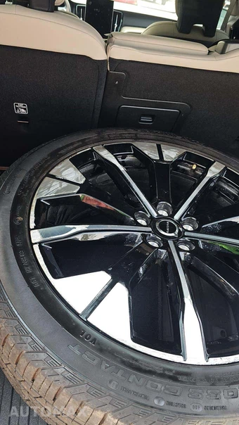 2026 Volvo XC60 B5 Plus – miniatura 25