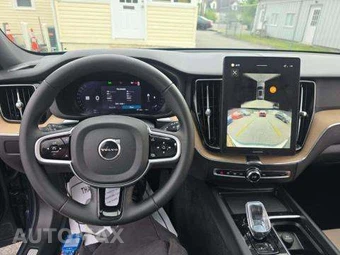 2026 Volvo XC60 B5 Plus - miniatura 11