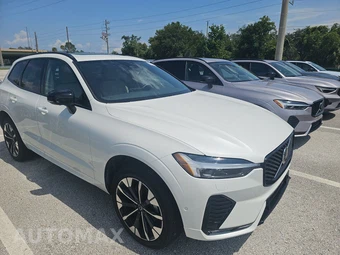 2026 Volvo XC60 B5 Plus - miniatura 3