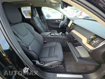 2026 Volvo XC60 B5 Plus - miniatura 8