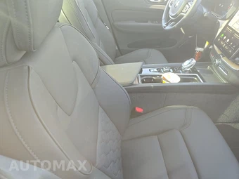 2026 Volvo XC60 B5 Plus - miniatura 8