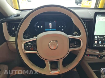 2026 Volvo XC60 B5 Ultra – miniatura 10