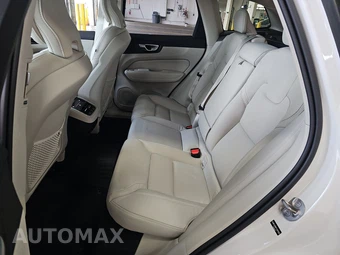 2026 Volvo XC60 B5 Ultra – miniatura 13